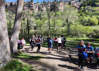 Jornada de senderismo adaptado entre usuarios de Amiab Cuenca y Albacete en la capital conquense Jornada de senderismo adaptado entre usuarios de Amiab Cuenca y Albacete en la capital conquense