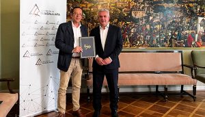 José Luis Vega felicita al BM Guadalajara por su ascenso a ASOBAL y firma un nuevo convenio para el mantenimiento de la entidad