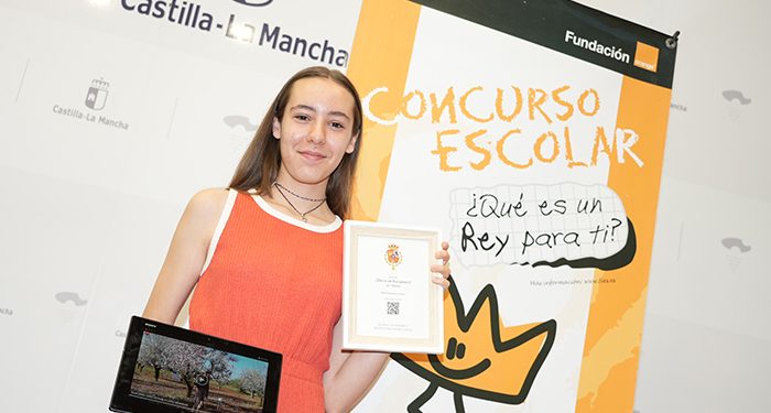 La alumna de Casasimarro, Elsa López, gana en Castilla-La Mancha el concurso ‘¿Qué es un rey para ti’