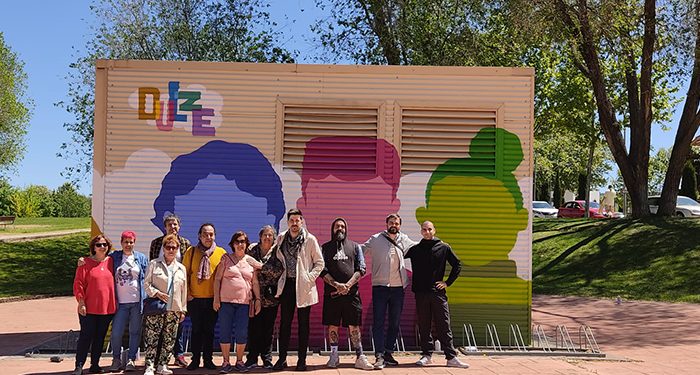 La Asociación Minerva de Guadalajara inaugura un mural sobre diversidad en el Parque de Adoratrices