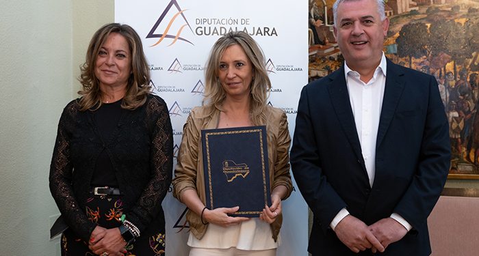 La Diputación de Guadalajara destina 20.000 euros al apoyo y atención de los pacientes con Alzheimer y Esclerosis Múltiple 1 La Diputación de Guadalajara destina 20.000 euros al apoyo y atención de los pacientes con Alzheimer y Esclerosis Múltiple