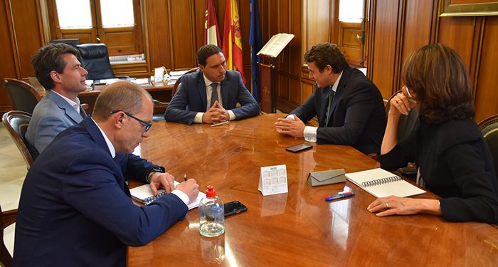 La Diputación y CEOE-Cepyme consideran “urgente” que se pongan en marcha las ayudas para las empresas de Cuenca reconocidas por Europa 1 La Diputación y CEOE-Cepyme considera “urgente” que se pongan en marcha las ayudas para las empresas de Cuenca reconocidas por Europa