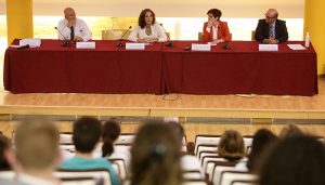 La directora de Hospitales del SESCAM destaca las nuevas posibilidades para el servicio de Oncología Médica al cumplirse 25 años de su creación en Guadalajara