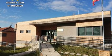 La Guardia Civil detiene a dos personas con amplio historial delictivo por robo en un bar de Galápagos