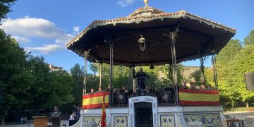 La música militar hizo vibrar el templete del Parque de San Julián
