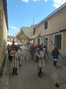 La 'Santa Hijuela' procesionó, bajo palio y escoltada, por las calles de Carboneras