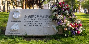 Las administraciones públicas de Guadalajara rinden homenaje a las víctimas españolas deportadas y fallecidas en campos de concentración