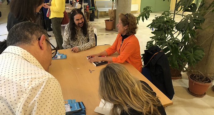 Las Casas Ahorcadas celebran un encuentro virtual con la escritora y subdirectora de El País Berna González Harbour 1 Las Casas Ahorcadas celebran un encuentro virtual con la escritora y subdirectora de El País Berna González Harbour