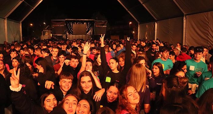 Llenazo en el Ferial de Cabanillas para el concierto tributo a «Estopa»