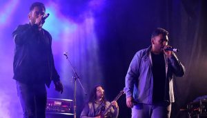 Llenazo en el Ferial de Cabanillas para el concierto tributo a «Estopa»