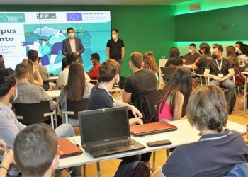 Los alumnos del programa 'Campus Talento' de Fundación Eurocaja Rural aprenden cómo planificar campañas de publicidad