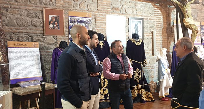 Los concejales del PP en el Ayuntamiento de Guadalajara felicitan a la Cofradía de la Pasión del Señor por el éxito de su exposición 1 Los concejales del PP en el Ayuntamiento de Guadalajara felicitan a la Cofradía de la Pasión del Señor por el éxito de su exposición