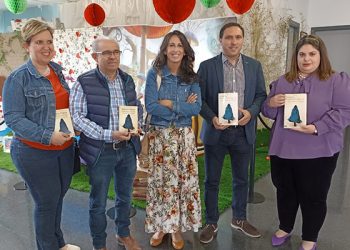 María Oruña defiende en Campillo de Altobuey la importancia del patrimonio y de tener personajes de mujeres fuertes