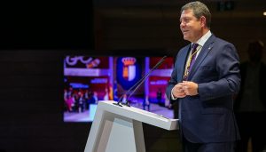 Page anuncia una iniciativa legislativa para que el idioma “no sea un impedimento” para acceder a una plaza pública en España