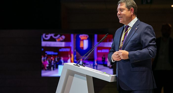 Page anuncia una iniciativa legislativa para que el idioma “no sea un impedimento” para acceder a una plaza pública en España