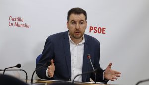 Sánchez Requena subraya la “tremenda diferencia” con el PP “Ahora, crecen las empresas y hay la mitad de paro de larga duración”