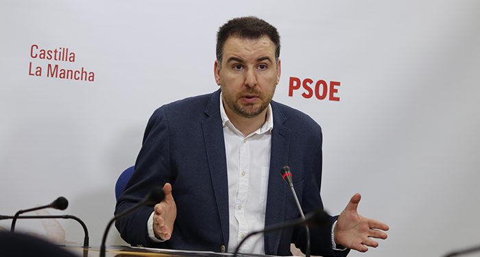 Sánchez Requena subraya la “tremenda diferencia” con el PP “Ahora, crecen las empresas y hay la mitad de paro de larga duración” 1 Sánchez Requena subraya la “tremenda diferencia” con el PP “Ahora, crecen las empresas y hay la mitad de paro de larga duración”