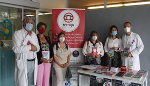 Sanidad expresa su apoyo a la Asociación SFC-SQM que ha instalado una mesa informativa en el Hospital Virgen de la Luz de Cuenca