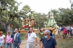 Esquivando la lluvia y las tormentas, Trillo y La Puerta celebraron San Isidro y la Virgen de Montealejo