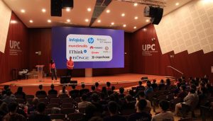 Un asistente de voz, una app de accesibilidad visual y un videojuego ganan el HUAWEI Challenge durante el HackUPC 2022