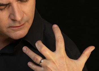 Un guitarrista con raíces conquenses viaja a ucrania para tocar en la filarmónica de Leópolis