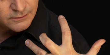 Un guitarrista con raíces conquenses viaja a ucrania para tocar en la filarmónica de Leópolis