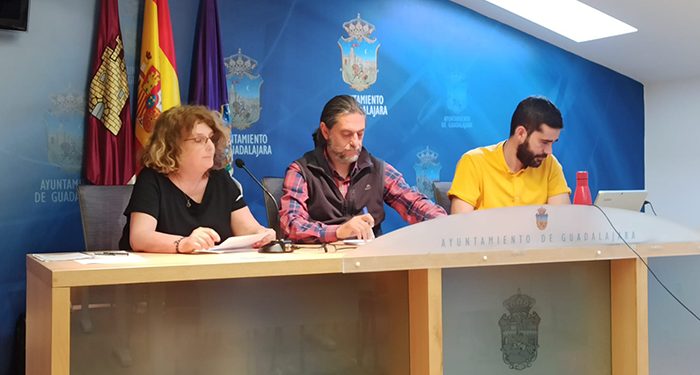 Unidas PODEMOS-IU Guadalajara reclama que el Ayuntamiento limite las mega-plantas fotovoltaica “mientras haya tejados sin placas” 1 Unidas PODEMOS-IU Guadalajara reclama que el Ayuntamiento limite las mega-plantas fotovoltaica “mientras haya tejados sin placas”