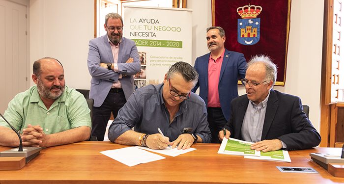 ADAC firma 34 contratos de proyectos para instalar sistemas de energía limpia en municipios con una inversión de casi 800.000 euros 1 ADAC firma 34 contratos de proyectos para instalar sistemas de energía limpia en municipios con una inversión de casi 800.000 euros