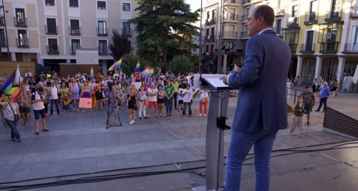 Alberto Rojo apela a defender “los derechos LGTBI ante las amenazas que ponen en riesgo derechos fundamentales” 1 Alberto Rojo apela a defender “los derechos LGTBI ante las amenazas que ponen en riesgo derechos fundamentales”