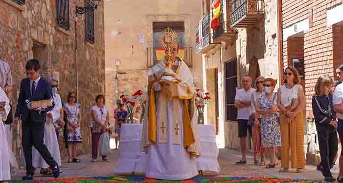 Almonacid de Zorita celebra Corpus Christi dos años después