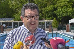 La piscina de verano de San Roque abrirá sus puertas el próximo 17 de junio, con acceso, vestuario y baños nuevos