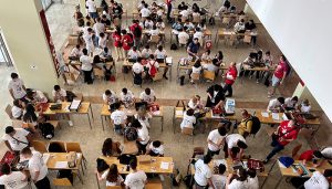 casi doscientos estudiantes de secundaria y bachillerato han participado en la competicion intercampus de robotica de la uclm