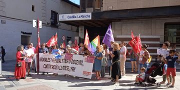 CCOO-Enseñanza se moviliza en toda la región para exigir el fin de la contratación precaria del personal laboral de la consejería de Educación
