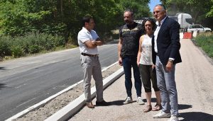 Comienzan los trabajos de asfaltado en el carril peatonal que unirá Tarancón con la ermita de la Virgen de Riánsares
