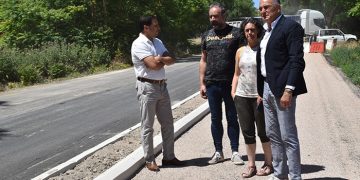 Comienzan los trabajos de asfaltado en el carril peatonal que unirá Tarancón con la ermita de la Virgen de Riánsares