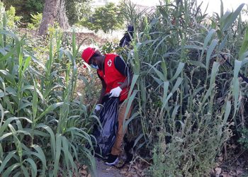Cruz Roja Cuenca vuelve a movilizarse contra el abandono de residuos en la naturaleza sumándose a ‘1m2 contra la basuraleza’ Cruz Roja Cuenca vuelve a movilizarse contra el abandono de residuos en la naturaleza sumándose a ‘1m2 contra la basuraleza’