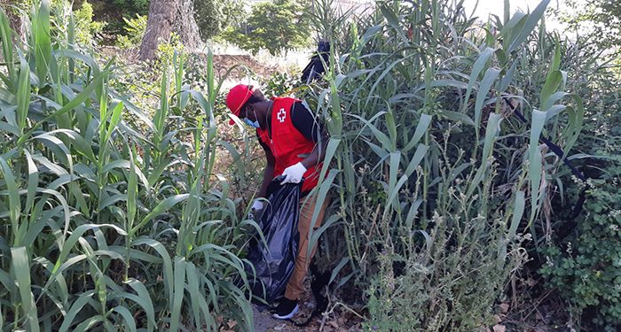 Cruz Roja Cuenca vuelve a movilizarse contra el abandono de residuos en la naturaleza sumándose a ‘1m2 contra la basuraleza’ 1 Cruz Roja Cuenca vuelve a movilizarse contra el abandono de residuos en la naturaleza sumándose a ‘1m2 contra la basuraleza’