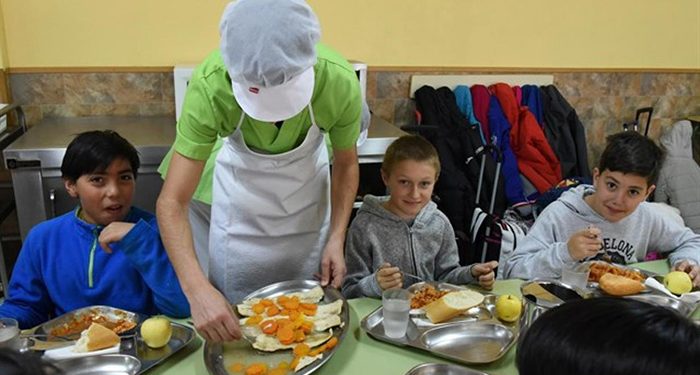 Más de 3.300 alumnos y alumnas podrán disfrutar esta Semana Sanata del servicio de comedor escolar 1 El Gobierno regional abre el plazo para solicitar las ayudas de libros de texto y de comedor escolar del curso 2022-2023