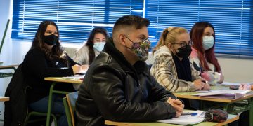 El Gobierno regional pondrá en marcha ocho nuevos ciclos formativos de FP de tres cursos y de Grado Básico en Centros de Educación para Personas Adultas