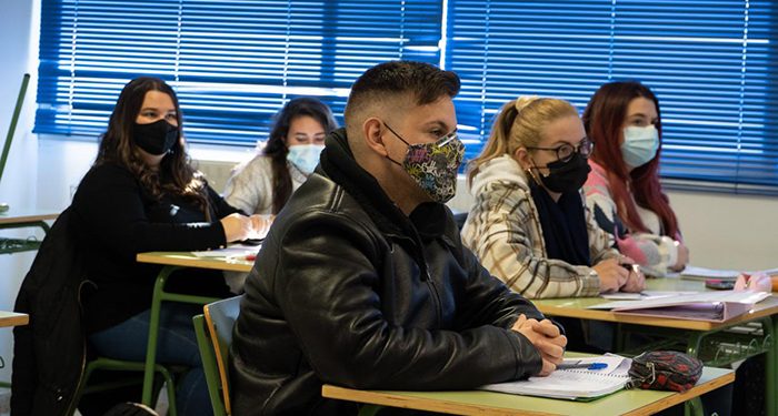 El Gobierno regional pondrá en marcha ocho nuevos ciclos formativos de FP de tres cursos y de Grado Básico en Centros de Educación para Personas Adultas