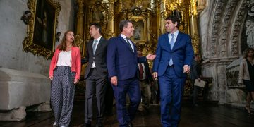 El presidente regional avanza que el Consejo de Gobierno aprobará el mes que viene el proyecto de ley “en favor de las víctimas del terrorismo”