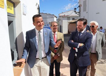El primer cajero automático de los 100 que se instalarán en el medio rural se pone en marcha en Buendía con el impulso de la Junta y de la mano de Recamder