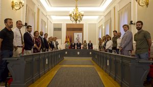 El Salón de Plenos del Ayuntamiento de Guadalajara acoge su primera sesión tras una remodelación integral