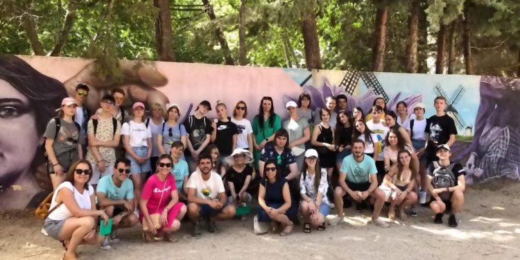 El IES Cañada de la Encina de Iniesta retoma sus proyectos Erasmus 1 El IES Cañada de la Encina de Iniesta retoma sus proyectos Erasmus