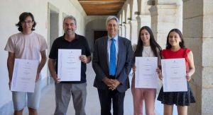Jimena Romero Castro, del IES Castilla de Guadalajara, reconocida por tener la mejor nota de la EvAU en la UAH