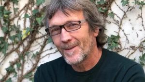 José Iniesta presentará este jueves su último poemario en la Fundación Antonio Pérez