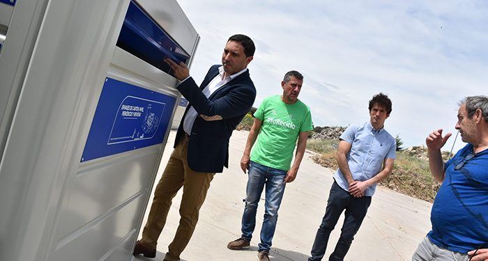 La Diputación de Cuenca ha renovado a lo largo de esta legislatura un total de 839 contenedores de plásticos y cartón 1 La Diputación de Cuenca ha renovado a lo largo de esta legislatura un total de 839 contenedores de plásticos y cartón