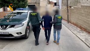 La Guardia Civil desmantela una organización criminal que operaba en Guadalajara dedicada al tráfico ilícito de vehículos a nivel europeo