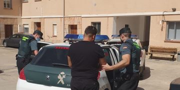 La Guardia Civil detiene a tres personas por robar en una finca agrícola en Cifuentes