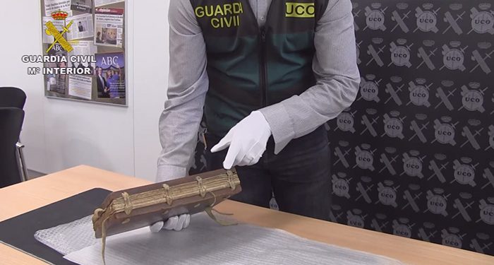 La Guardia Civil recupera el Fuero de Brihuega, un códex del siglo XIII desaparecido durante la Guerra Civil 1 La Guardia Civil recupera el Fuero de Brihuega, un códex del siglo XIII desaparecido durante la Guerra Civil